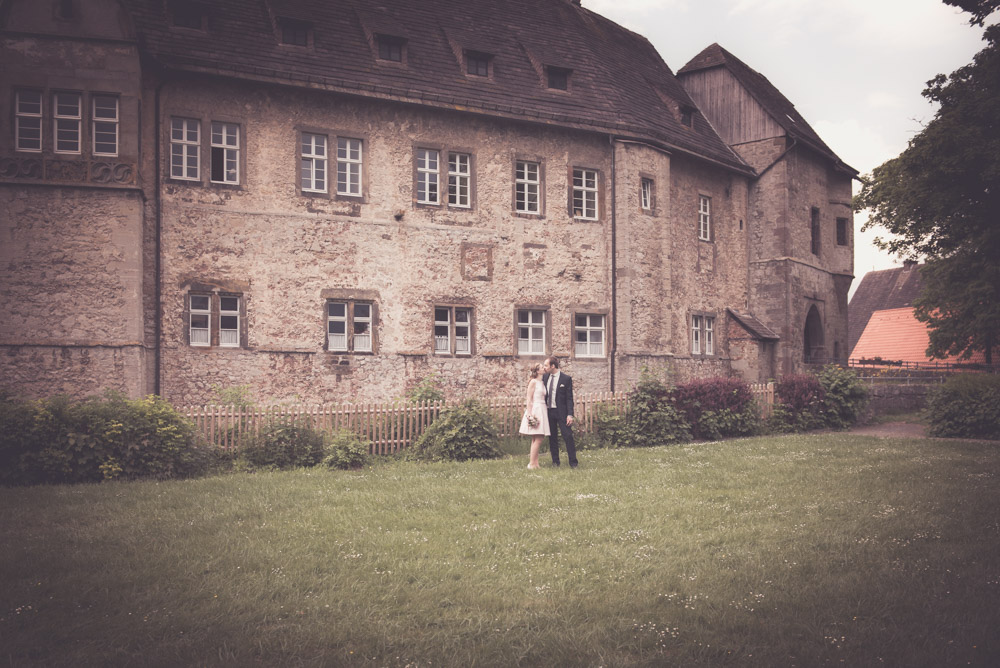 Hochzeitsfotograf-Burg-Dringenberg-freie-Trauung-Hochzeitsfotos