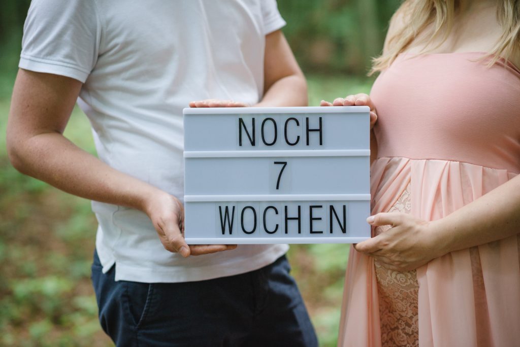 Babybauchshooting-Paarshooting-See-Schwangerschaft-Paderborn-Guetersloh-Bielefeld-Hoexter-FotografPaderborn-FotografGuetersloh-NadineKollakowskiFotografie